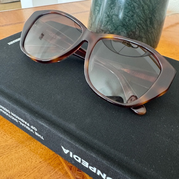 Yves Saint Laurent Tortoiseshell 56mm Gradiant Sunglasses - Picture 4 of 9